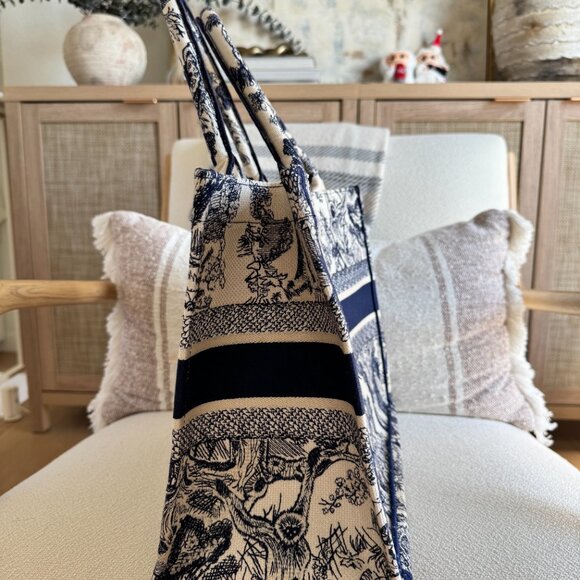 Medium Dior Toile De Jouy Book Tote - Picture 5 of 15